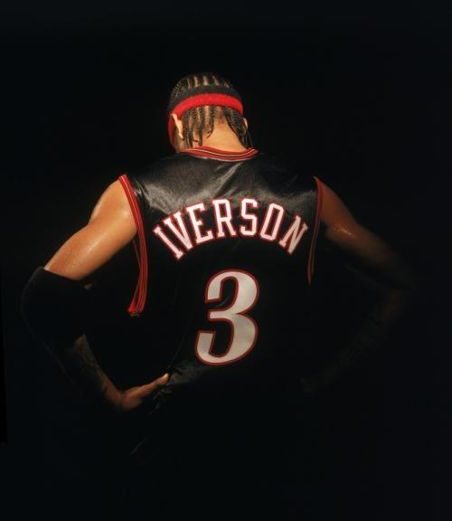 领取巴萨队史最受喜爱球员奖，梅西：巴塞罗那是我的家（梅西当选巴萨史上最受喜爱球员：巴塞罗那永远是我家）