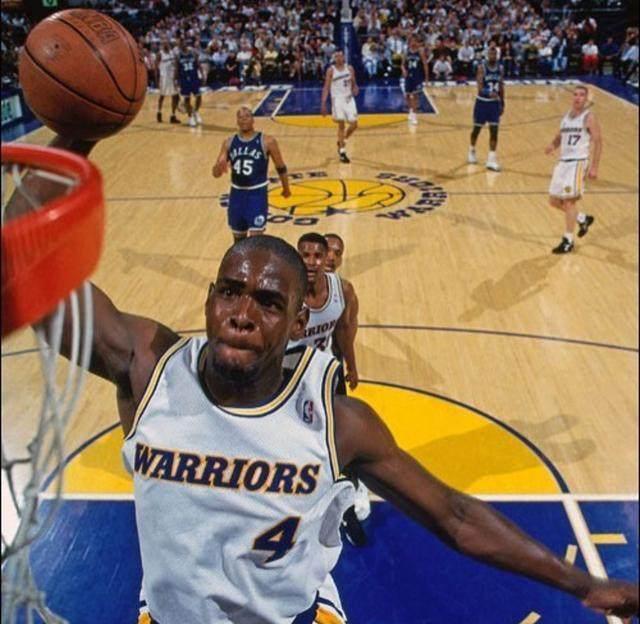 斯卡洛尼谈抽签：没有轻松的对手，我们必须全力以赴争取晋级（斯卡洛尼评分组：无弱旅，我们将倾尽全力冲击晋级）