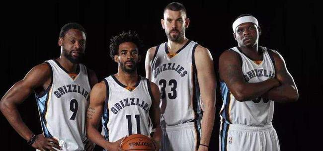 半场战报：弗赖堡2-0美因茨，格里福建功，库布勒破门（半场速报：弗赖堡2-0领先美因茨，格里福与库布勒先后破门）