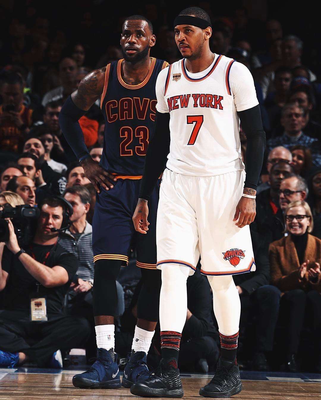 掘金替补关键时刻完成反超（替补群发威，掘金要害时段实现反超）